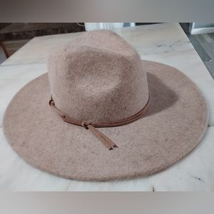 Women's Wide Brim Felt Fedora Hat - Universal Thread